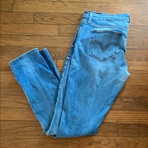 Levi’s 524 Too Superlow Skinny Jeans